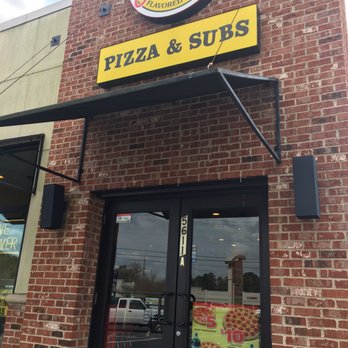 Hungry Howie's Pizza - Front entrance - Sandwiches Near Me - Mobile, Alabama