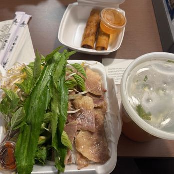 Pho Vinh - Fatty brisket pho and 2 egg rolls - Vietnamese Near Me - Orlando, Florida Pho Vinh - Fatty brisket pho and 2 egg rolls - Vietnamese Near Me - Orlando, Florida