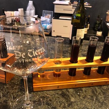 De Tierra Vineyards - Wineries Near Me - Carmel, California
