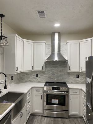 Visionary Homes and Investments Logo