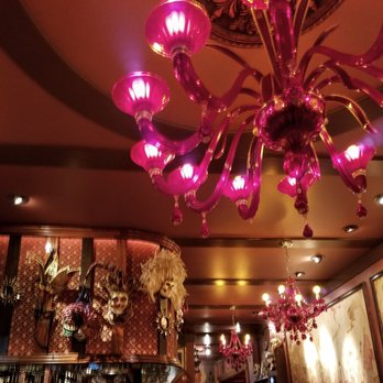 Bobo's - Decor - Steakhouses Near Me - San Francisco, California