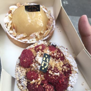 Tout Autour du Pain - Pear and raspberry tart - Bakeries Near Me - Paris, 75