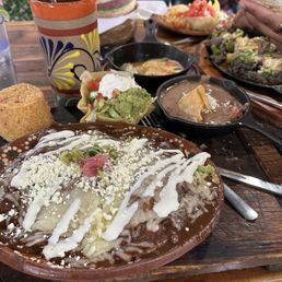 Enmoladas de pollo & Fajitas