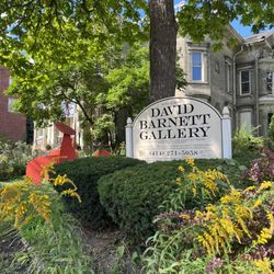 David Barnett Gallery - Outside