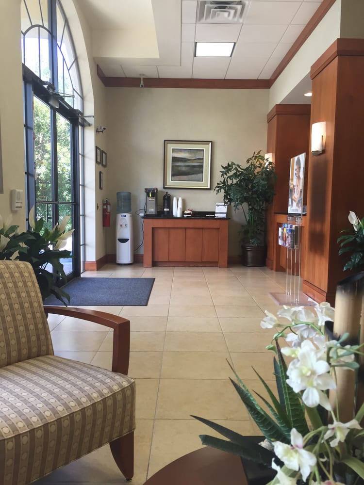 IBERIA BANK Updated August 2024 1180 N Federal Hwy, Boca Raton