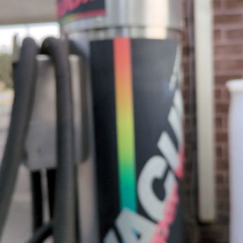 Shell Gas Station - Vacuum at the gas station - Gas Stations Near Me - Santa Rosa, California