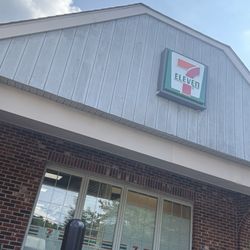 7-Eleven - Storefront