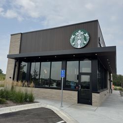 Starbucks - Entrance