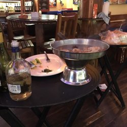 Hippos Marina Lounge - Shrimp diablo set up
