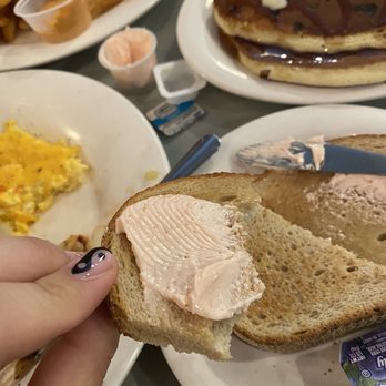 Tom's - Diners Near Me - Brooklyn, New York