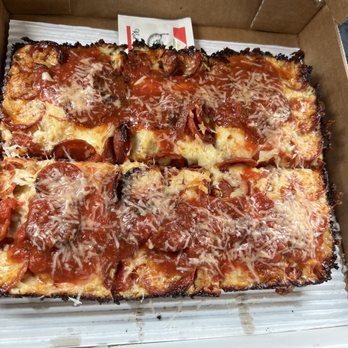 Quarantino's - Mc5 - Pizza Near Me - Grand Rapids, Michigan