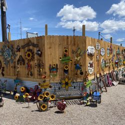 The Garden Spot - Outside grounds display...
