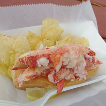 Bite Into Maine - Gluten free lobster roll with melted butter - Seafood Near Me - Cape Elizabeth, Maine