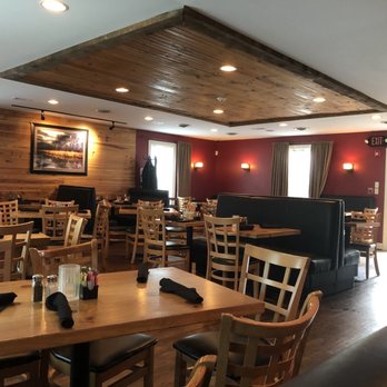 Red Rock Grill and Bar - American Near Me - Upton, Massachusetts