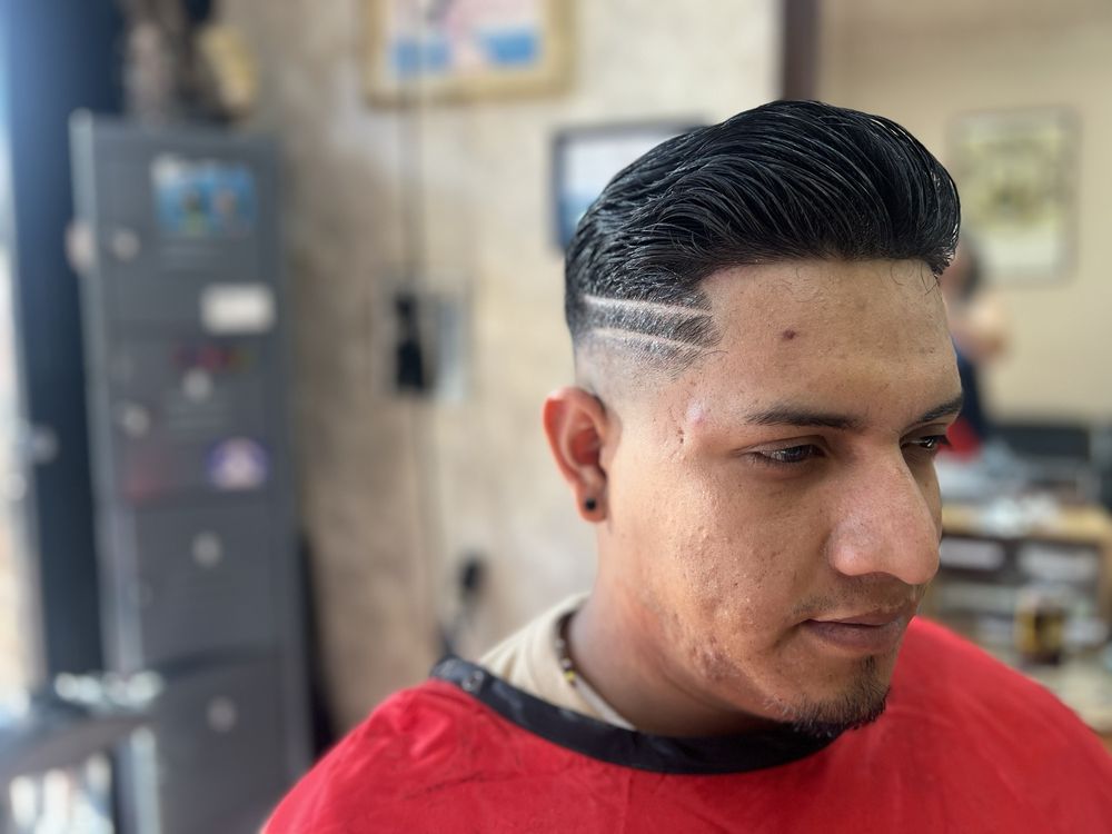 Lisa’s Barbershop Logo