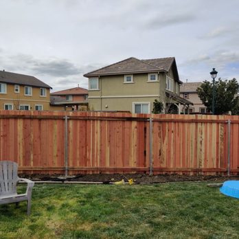 G Five Fencing - 6ft Board-on-Board redwood fence - Fences & Gates Near Me G Five Fencing - 6ft Board-on-Board redwood fence - Fences & Gates Near Me