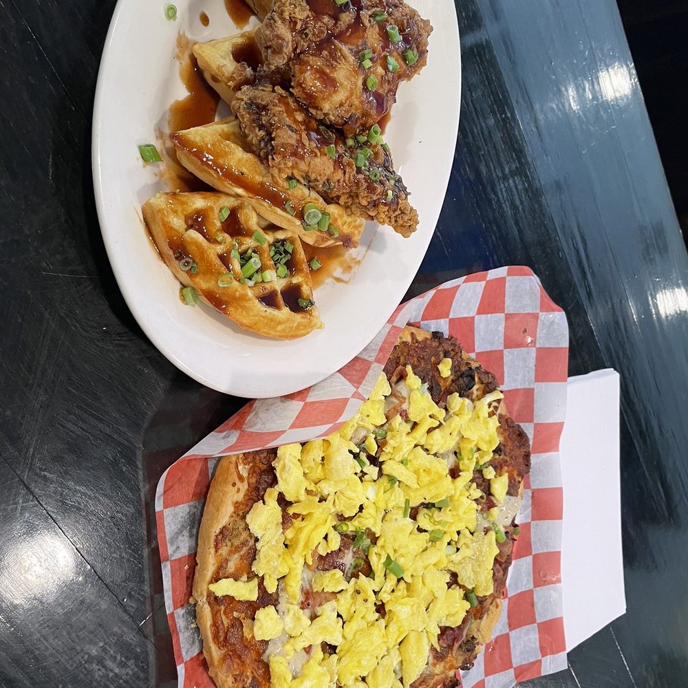 Ljs Kitchen - Chicken and waffles, breakfast pizza - Pizza Near Me - Woonsocket, Rhode Island