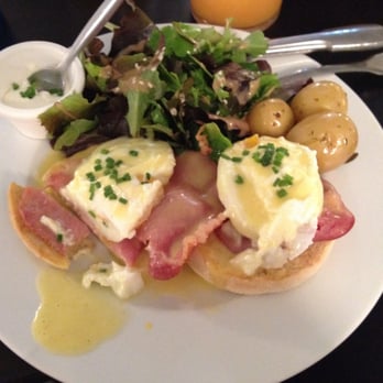 Eggs & Co - Eggs Benedict was just as deliciousness as it looks. Hollandaise sauce was made to perfection. - Breakfast & Brunch Near Me - Paris, 75 Eggs & Co - Eggs Benedict was just as deliciousness as it looks. Hollandaise sauce was made to perfection. - Breakfast & Brunch Near Me - Paris, 75