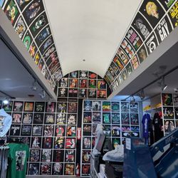 Custom World - Store