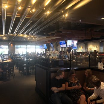 Yard House - New American Near Me - Phoenix, Arizona