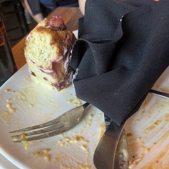 El Moro Spirits & Tavern - awful dry coffee cake waiting for ever to be removed from our table - New American Near Me - Durango, Colorado