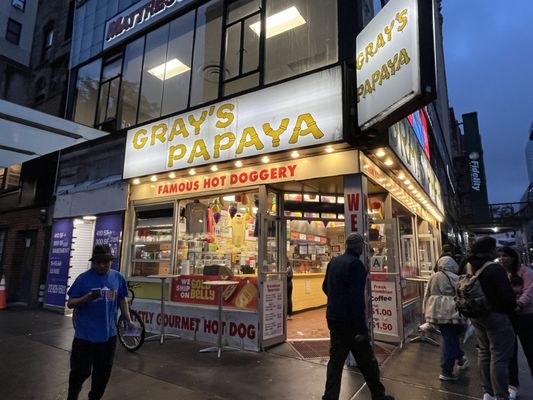 Gray's Papaya by null