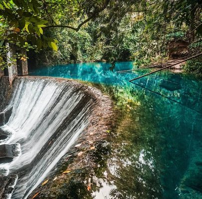 Kawasan Falls by null