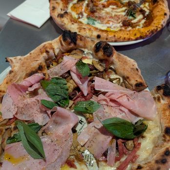 Napoli on The Road - Pizza Near Me - London, XGL Napoli on The Road - Pizza Near Me - London, XGL