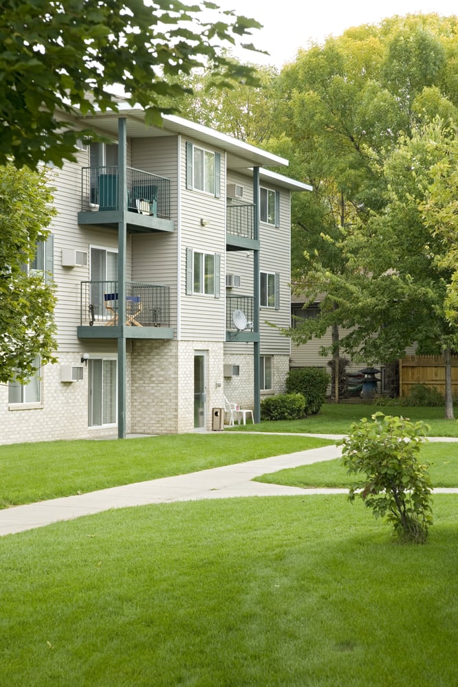 ARLINGTON RIDGE APARTMENTS Updated August 2024 1219 South Taylor St, Shakopee, Minnesota