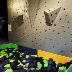Get Air Moreno Valley - Rock wall