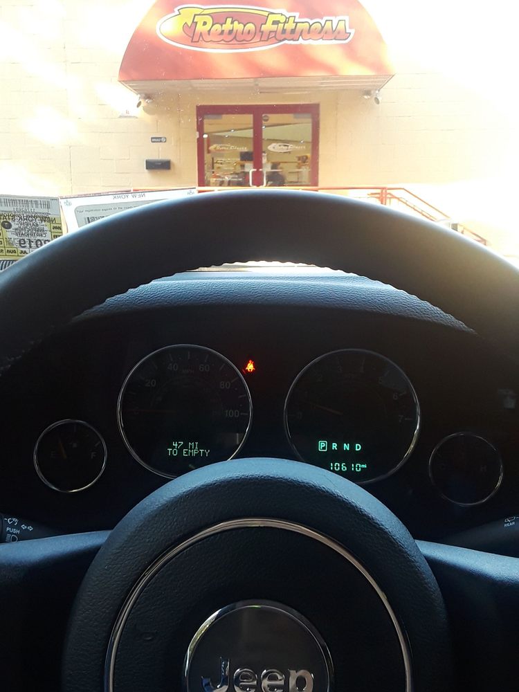 RETRO FITNESS 25 Photos & 45 Reviews Gyms 505 N Michigan Ave