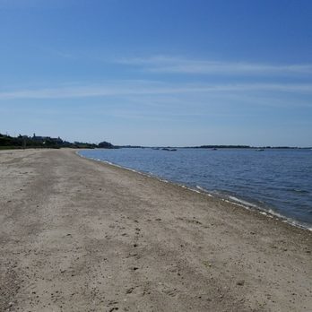 Colonial Acres Beach - Beaches Near Me - West Yarmouth, Massachusetts
