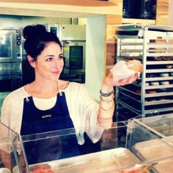 Nancy Truman, the creator of fōnuts, is back in action at the bakrry.