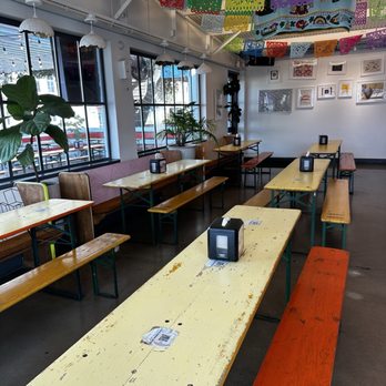 Salsa Limón - Seating - Tacos Near Me - Austin, Texas