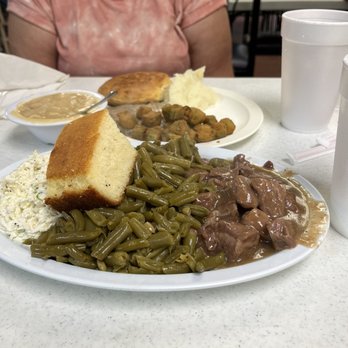 Brandi's Restaurant - 2 meat & 3's - Salad Near Me - Gaffney, South Carolina Brandi's Restaurant - 2 meat & 3's - Salad Near Me - Gaffney, South Carolina