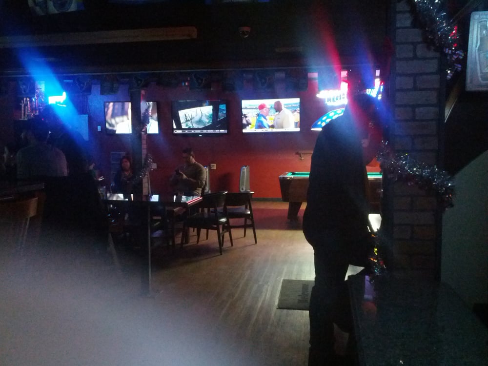 LOCALS LOUNGE Updated August 2024 625 S Commerce St, Harlingen