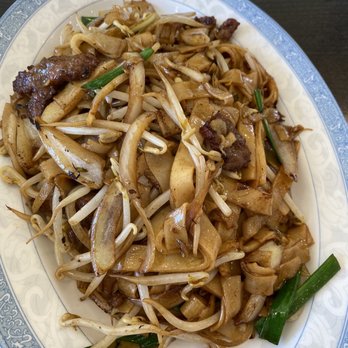 Sandy's Cafe - Beef Chow Funn - Cantonese Near Me - Honolulu, Hawaii