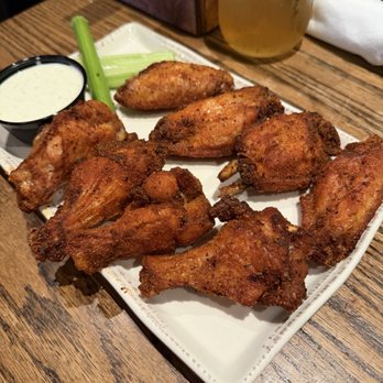 Jason Aldean's Kitchen + Rooftop Bar - Wings dry rub so good - Southern Near Me - Gatlinburg, Tennessee Jason Aldean's Kitchen + Rooftop Bar - Wings dry rub so good - Southern Near Me - Gatlinburg, Tennessee