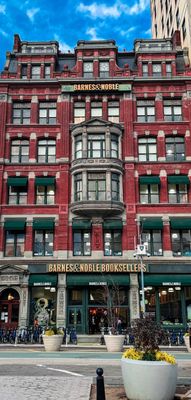 Barnes & Noble by null