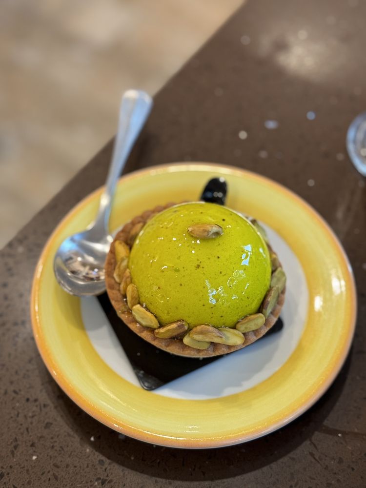 Bonjour French Bakery Café Image
