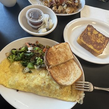 Ken's Corner - Ken's omelet with spinach and veggies, traditional eggs benedict with homefries and pumpkin french toast. - Breakfast & Brunch Near Me - Glastonbury, Connecticut
