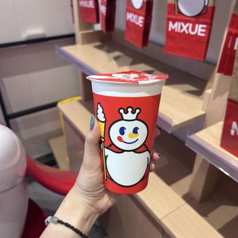 Mixue - Spring oolong milk tea (smaller cup than regular milk tea) - Ice Cream & Frozen Yogurt Near Me - Sunnyvale, California