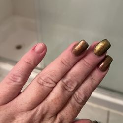 Green Tea Nails & Spa - Pink nail fell off