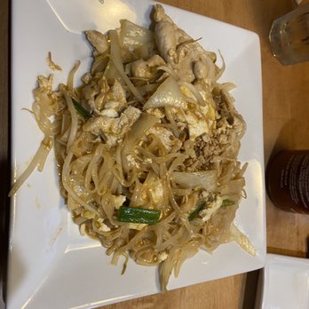 Spring Restaurant - 32. Pad Thai Chicken - Vietnamese Near Me - Methuen, Massachusetts