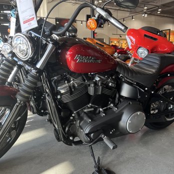 Boston Harley Davidson - Motorcycle Dealers Near Me - Revere, Massachusetts