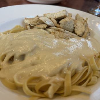 Fratelli - Fettuccine Alfredo - Italian Near Me - Sandy, Utah Fratelli - Fettuccine Alfredo - Italian Near Me - Sandy, Utah