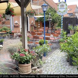 No. 16 - Biergarten mit üppiger Pflanzenwelt !!