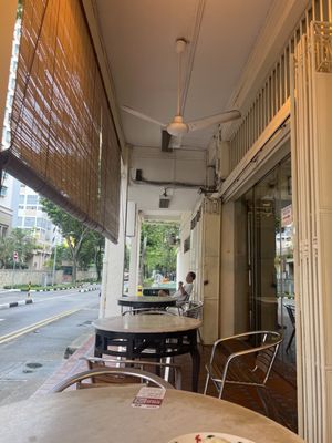 Loy Kee Best Chicken Rice by null