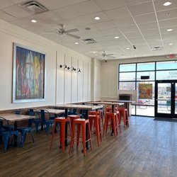 Tropical Smoothie Cafe - Lobby