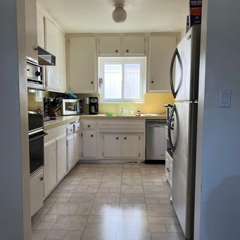 Finesse Remodeling & Consulting - Our old kitchen. - General Contractors Near Me - Encino, California